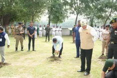 दानापुर आर्मी कैंट में देश का पहला 'सिंदूर पार्क' स्थापित, 350 बिक्सा ओरेलाना पौधे लगाए