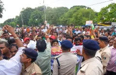 Why Is the Parichari Sangh Protesting Outside the JD-U Office in Patna?
