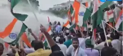 तेजस्वी यादव हिरासत में, राजद के लोक भवन मार्च में बैरिकेड तोड़े, पटना में वाटर कैनन का इस्तेमाल
