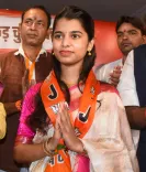 क्या भाजपा ने लोकगायिका मैथिली ठाकुर को अलीनगर से टिकट दिया?