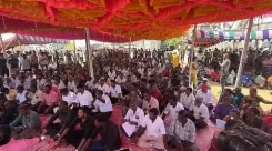 Pattinapakkam fishermen hold black flag march against TN secretariat plan