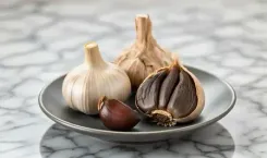 ब्लैक गार्लिक: दिल, लिवर और इम्यूनिटी के लिए फायदेमंद, सूजन भी करें कम