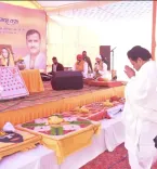 क्या बॉलीवुड एक्टर राजपाल यादव ने त्रिवेणी संगम में स्नान-ध्यान किया?