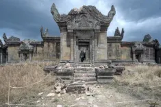 प्रीह विहियर मंदिर को कंबोडिया-थाईलैंड संघर्ष में भारी नुकसान, 562 स्थान प्रभावित; भारत की मदद से चल रहा था पुनर्निर्माण