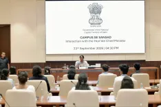 'कैंपस टू संसद' पहल: दिल्ली CM रेखा गुप्ता से मिले महाराष्ट्र के 40 छात्र, राष्ट्र निर्माण पर संवाद