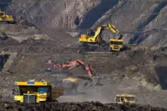 How is the Centre Fast-Tracking Operations in New Mines?