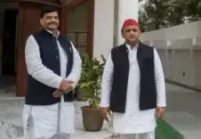 अखिलेश यादव बने लोहिया ट्रस्ट के अध्यक्ष, शिवपाल यादव को यूपी चुनाव से पहले हटाया