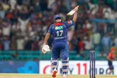 ऋषभ पंत की वापसी पर जस्टिन लैंगर का विश्वास: चैम्पियन खिलाड़ी नहीं रहते मुश्किल में लंबे समय तक