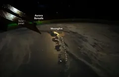 चांद की रोशनी का मैजिक 'मूनग्लिंट', जानें कब बनता है यह प्रतिबिंब? 