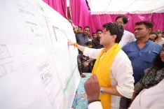 चंदेरी अस्पताल में आधुनिक सुविधाएँ: सिंधिया ने निरीक्षण कर दिए गुणवत्ता सुनिश्चित करने के निर्देश