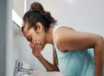 हर बार 'उल्टी' होना खराब नहीं, रोकने के लिए घर पर कर सकते हैं ये उपाय 
