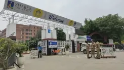 छात्रा आत्महत्या केस : शारदा यूनिवर्सिटी ने विभागाध्यक्ष समेत चार प्रोफेसरों को किया निलंबित, पुलिस बल तैनात