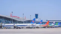 चीन के नागरिक परिवहन हवाई अड्डों ने 2025 में नई ऐतिहासिक उपलब्धियों को छुआ