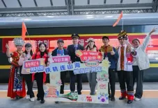 चीनी बुजुर्ग रिटायरमेंट के बाद जी रहे हैं अपनी गोल्डन लाइफ 