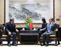 चीनी विदेश मंत्री वांग यी और तुर्कमेनिस्तान के उप प्रधानमंत्री राशिद मेरेदोव की महत्वपूर्ण बैठक