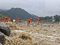 चीन के कानसू में बाढ़ राहत कार्य जारी