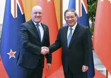 चीनी प्रधानमंत्री ने न्यूजीलैंड के प्रधानमंत्री से वार्ता की