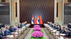 क्या चीनी प्रधानमंत्री ने सर्बियाई समकक्ष से मुलाकात की?