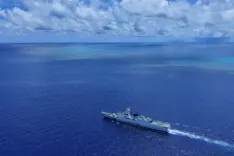 चीनी तटरक्षक ने थ्येश्येन रीफ में फिलीपीनी जहाजों की घुसपैठ का जवाब दिया