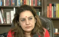 चुनाव आयोग की पारदर्शिता पर प्रियंका चतुर्वेदी के सवाल, सीईसी ज्ञानेश कुमार पर महाभियोग की तैयारी
