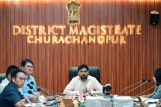 चुराचांदपुर में विकास योजनाओं की समीक्षा: उपायुक्त कृष्ण कुमार ने समयबद्ध क्रियान्वयन और विभागीय समन्वय पर दिया जोर
