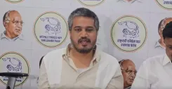 नीट विरोध प्रदर्शन: सिविल ड्रेस में हमलावरों की जांच हो — रोहित पवार की मांग
