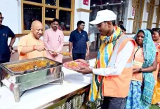 Yogi Adityanath honours Varanasi sanitation workers, announces ₹16,000 minimum wage