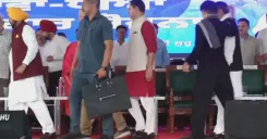 CM Bhagwant Mann distributes aid under Mawan-Dhiyan Satkar Yojana in Pathankot