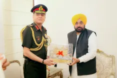 CM Bhagwant Mann meets Army Chief in Chandigarh