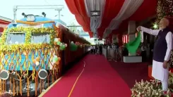 CM Bhupendra Patel Hails India's First Hydrogen Train Flag-Off