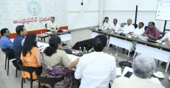 CM Chandrababu Meets Central Team on Tobacco Farmer Relief