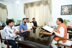 CM Dhami Meets Kashipur Mayor Deepak Bali at CM Residence