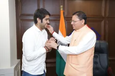 CM Dhami Meets Newly Elected DUSU Office-Bearers
