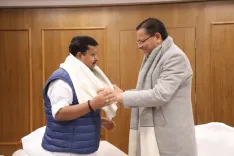 क्या सीएम पुष्कर सिंह धामी ने नितिन नबीन से मुलाकात कर नए दायित्व के लिए बधाई दी?