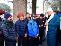 क्या सीएम धामी ने नैनीताल में पर्यटकों की सुविधाओं और यातायात प्रबंधन की समीक्षा की?