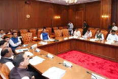 CM Fadnavis chairs SC/ST Atrocities Act review, orders fast-track courts