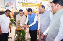 CM Fadnavis, Gadkari lay foundation for Nagpur sanitation workers housing