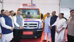 CM Fadnavis, Gadkari Lead Health Donation Drive in Nagpur