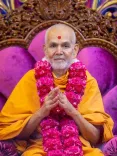 CM Fadnavis Greets BAPS Chief Mahant Swami on 93rd Birthday
