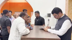 CM Fadnavis Holds Public Outreach in Nagpur, Accepts Citizen Petitions