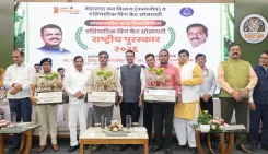 CM Fadnavis Honours Wildlife Heroes on Tiger Day in Nagpur