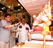 CM Fadnavis Hosts Union Min Goyal for Ganesh Darshan at Varsha