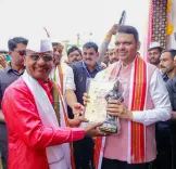 CM Fadnavis Inaugurates Free Barber, Hirakani Services for Warkaris at Pandharpur