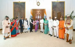 CM Fadnavis Invites President Murmu to Nashik Kumbh 2027
