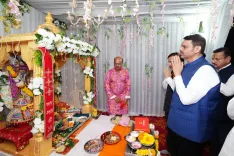 CM Fadnavis joins Navratri Raas Dandiya fest in Kandivali