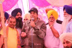 How Did CM Fadnavis and Other Maha Leaders Honor Bollywood’s ‘He-Man’ Dharmendra?