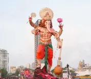 CM Fadnavis Marks Mumbai Ganesh Visarjan on Anant Chaturdashi