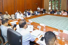 CM Fadnavis Orders MHADA Grievance Cell, FDI Push