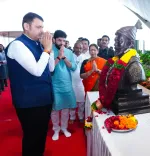 CM Fadnavis Pays Floral Tribute to Shivaji Maharaj at Navi Mumbai Airport