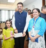 CM Fadnavis receives ₹21,000 donation for drought-hit farmers